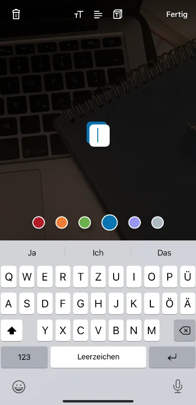 Der Story-Editor von LinkedIn mit Farbauswahl und eingeblendeter Tastatur