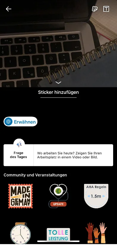 Das Menü „Sticker hinzufügen“ einer LinkedIn-Story mit Auswahlmöglichkeiten wie Erwähnung und Frage des Tages