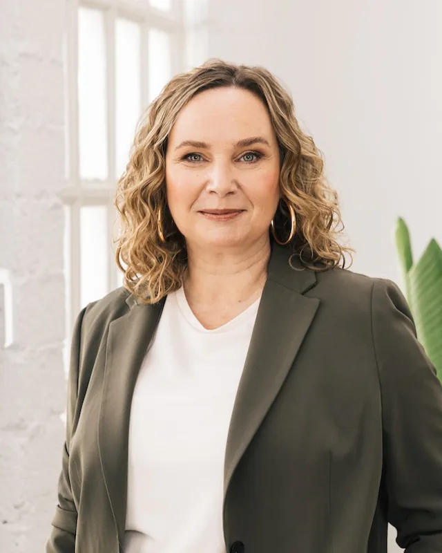 Porträtfoto von Angela Steere