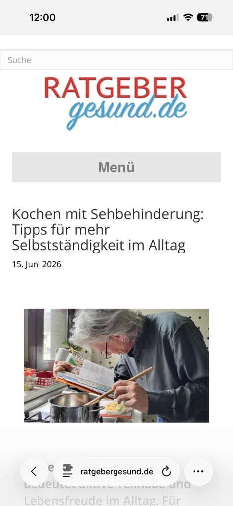 Screenshot von ratgebergesund.de: Artikel „Kochen mit Sehbehinderung: Tipps für mehr Selbstständigkeit im Alltag“ vom 15. Juni 2026 mit einem Foto aus der Küche